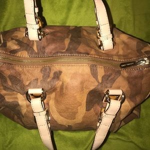⭐️ What’s yourBest OFFER⭐️ Micheal Kors camouflage